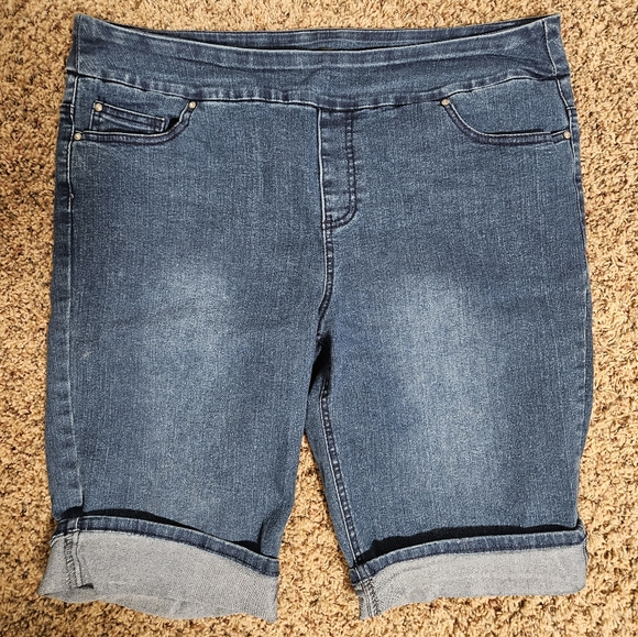 Jean Shorts - Picture 1 of 6